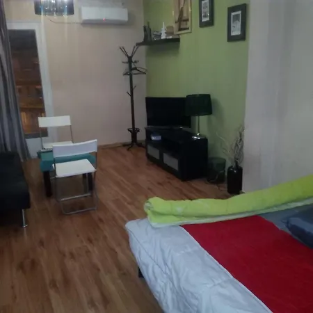 Apartment 2-brd Cozy *